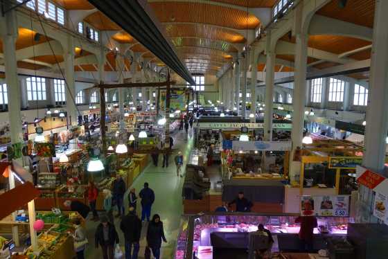 Blick in die Markthalle von Mulhouse