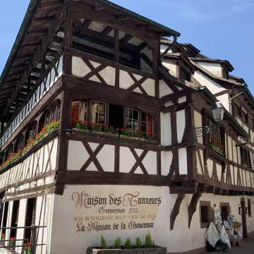 Maison des Tanneurs in Strasbourg – historisches Gerberhaus in der Petite France, heute uriges Restaurant mit elsässischer Küche.